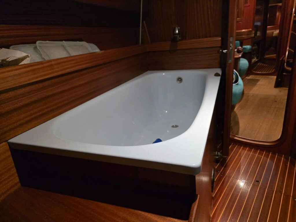 SUNBEAM 39 – einzige jemals in einer SUNBEAM eingebaute Badewanne